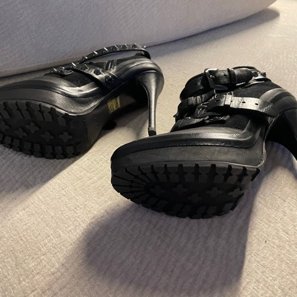 Burberry studded aviator ankle boots - Picture 3 of 5